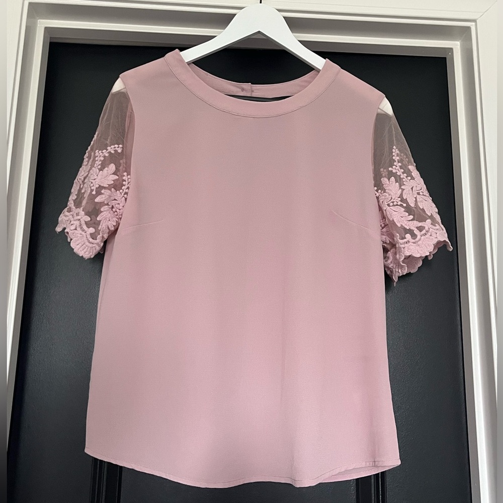 Lulus Lisa Marie Mauve Pink Embroidered short sleeve top